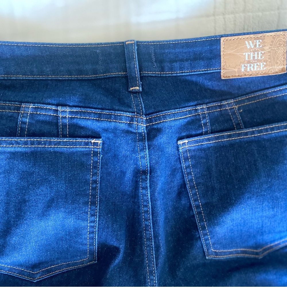 WE THE FREE curvy vintage high rise flare jeans, size 30 - Picture 6 of 7